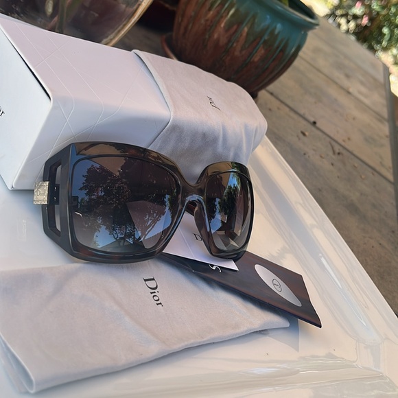 DIOR SUNGLASSES - Picture 2 of 12